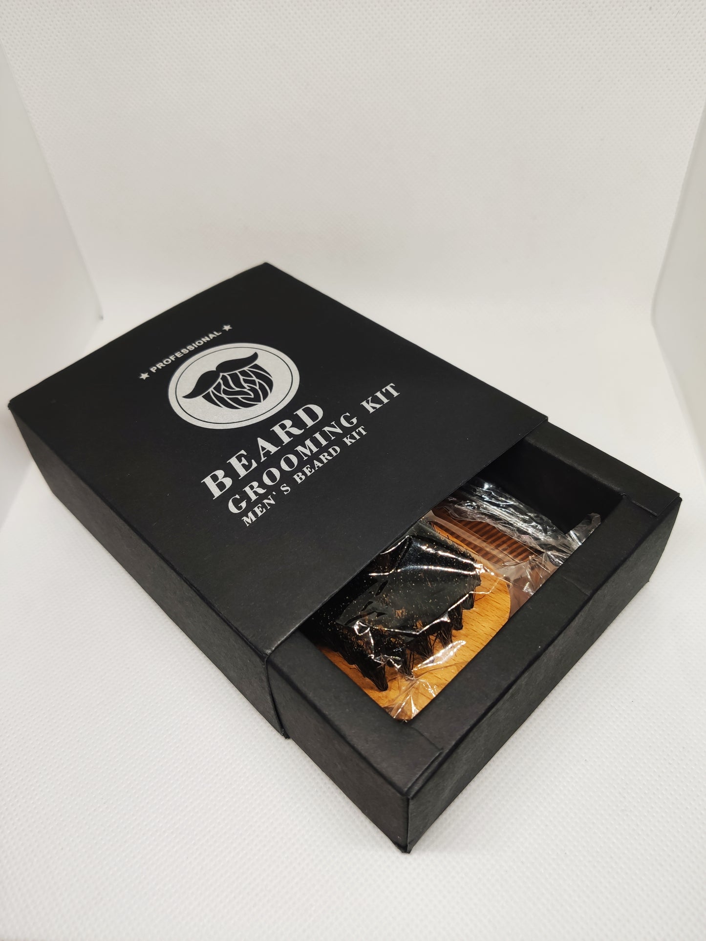 Kit d’Entretien Barbe Premium – Peigne, Brosse et Ciseaux