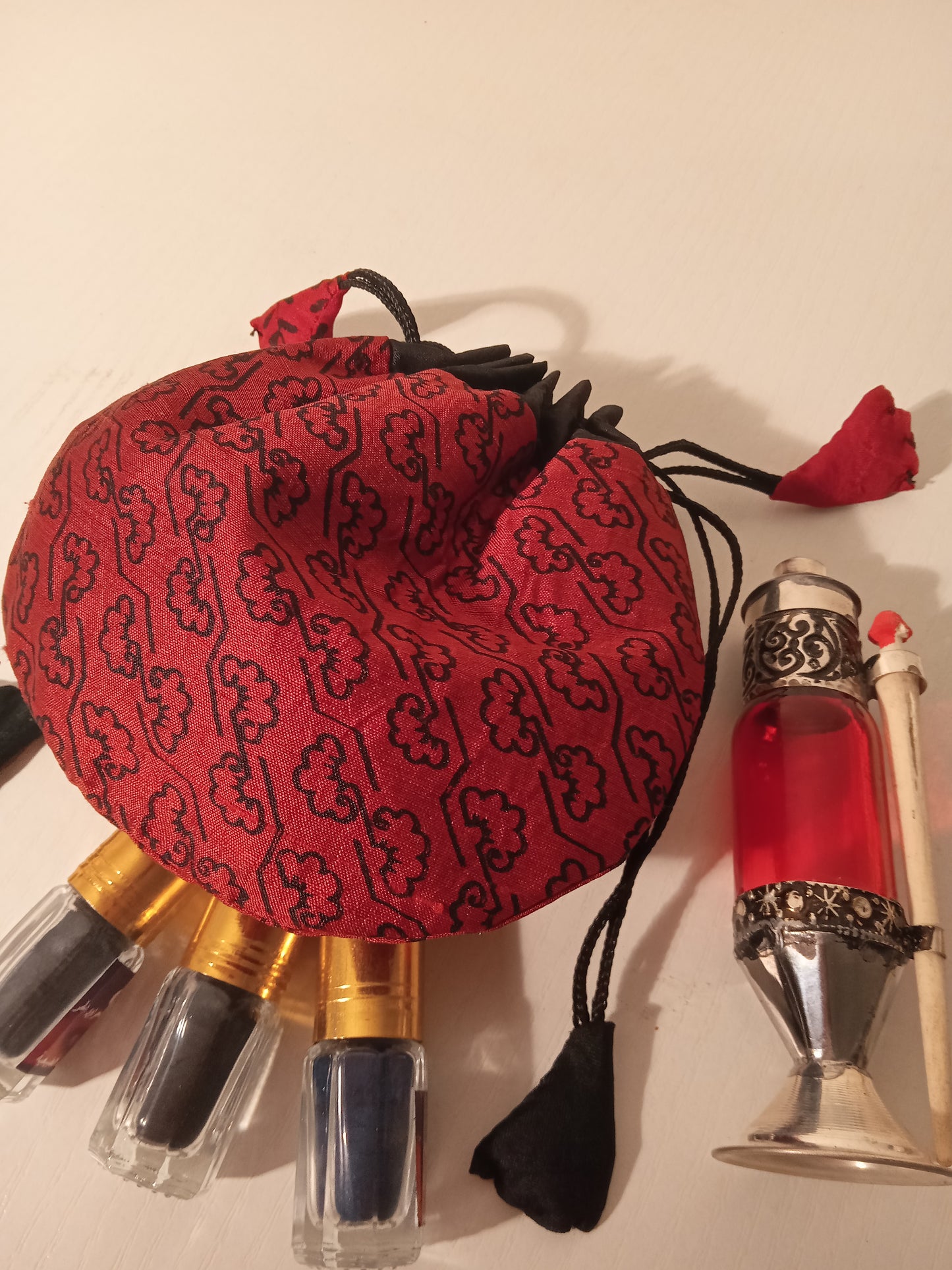Trousse de maquillage marocain: 3 khôls, flacon khôl en verre et akker fassi